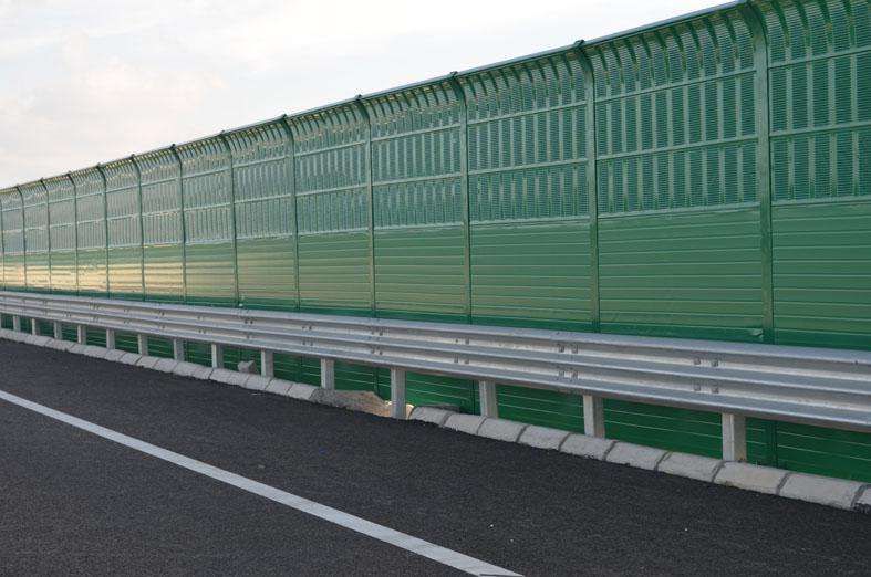 <a href=http://www.yoursuccess.com.cn/news_article?news_id=135>隔聲屏障</a>